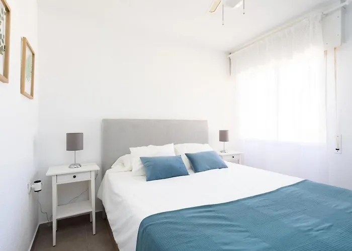 Home2Book Comfy Seaside Apartment Cristimar, Pool